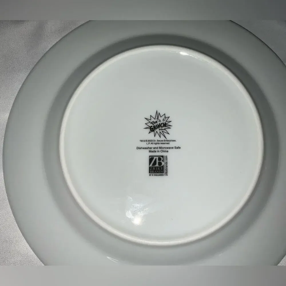 NEW ZRIKE DR SEUSS HOW THE GRINCH STOLE CHRISTMAS MAX WHITE SALAD DESSERT PLATE